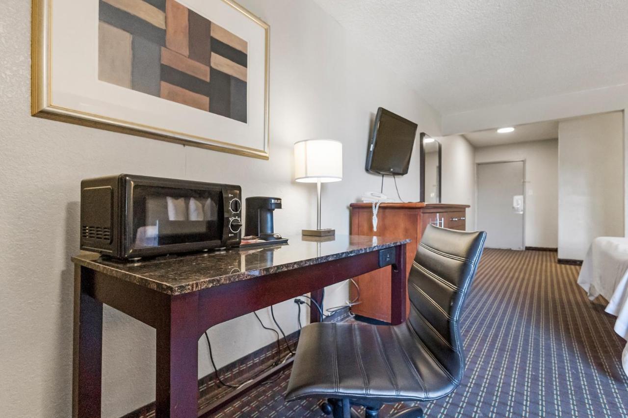 Heritage Inn Express הייווארד מראה חיצוני תמונה