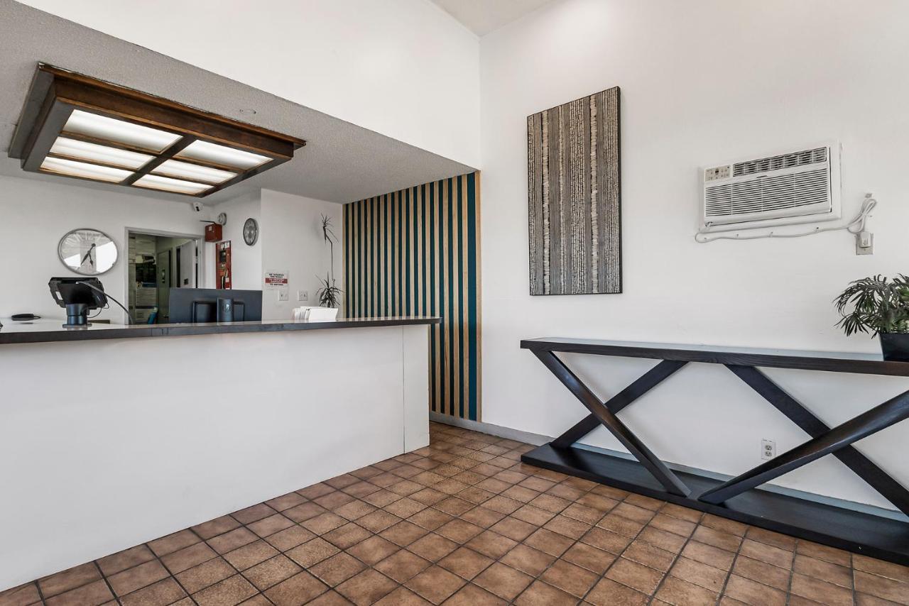 Heritage Inn Express הייווארד מראה חיצוני תמונה
