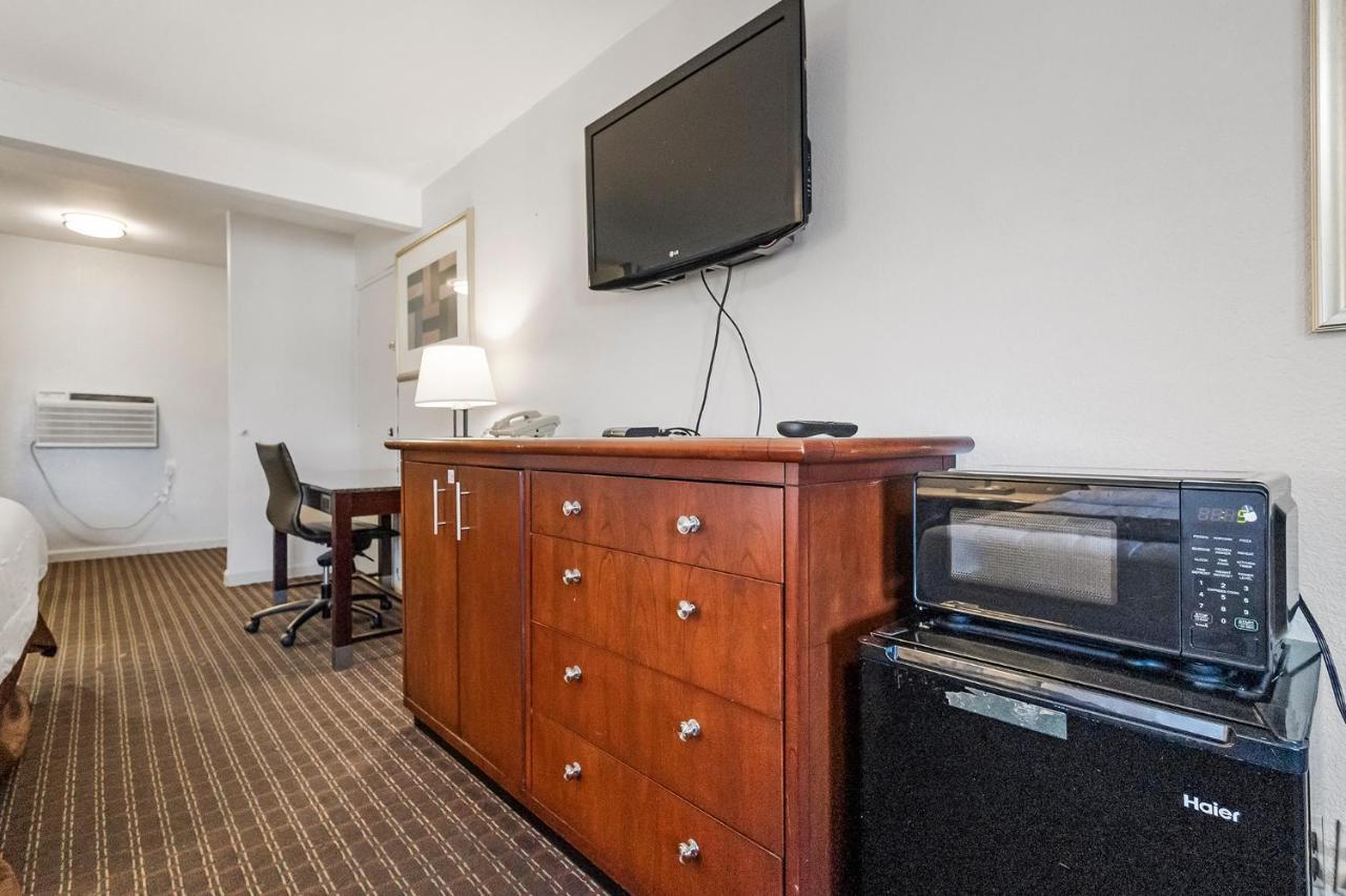 Heritage Inn Express הייווארד מראה חיצוני תמונה
