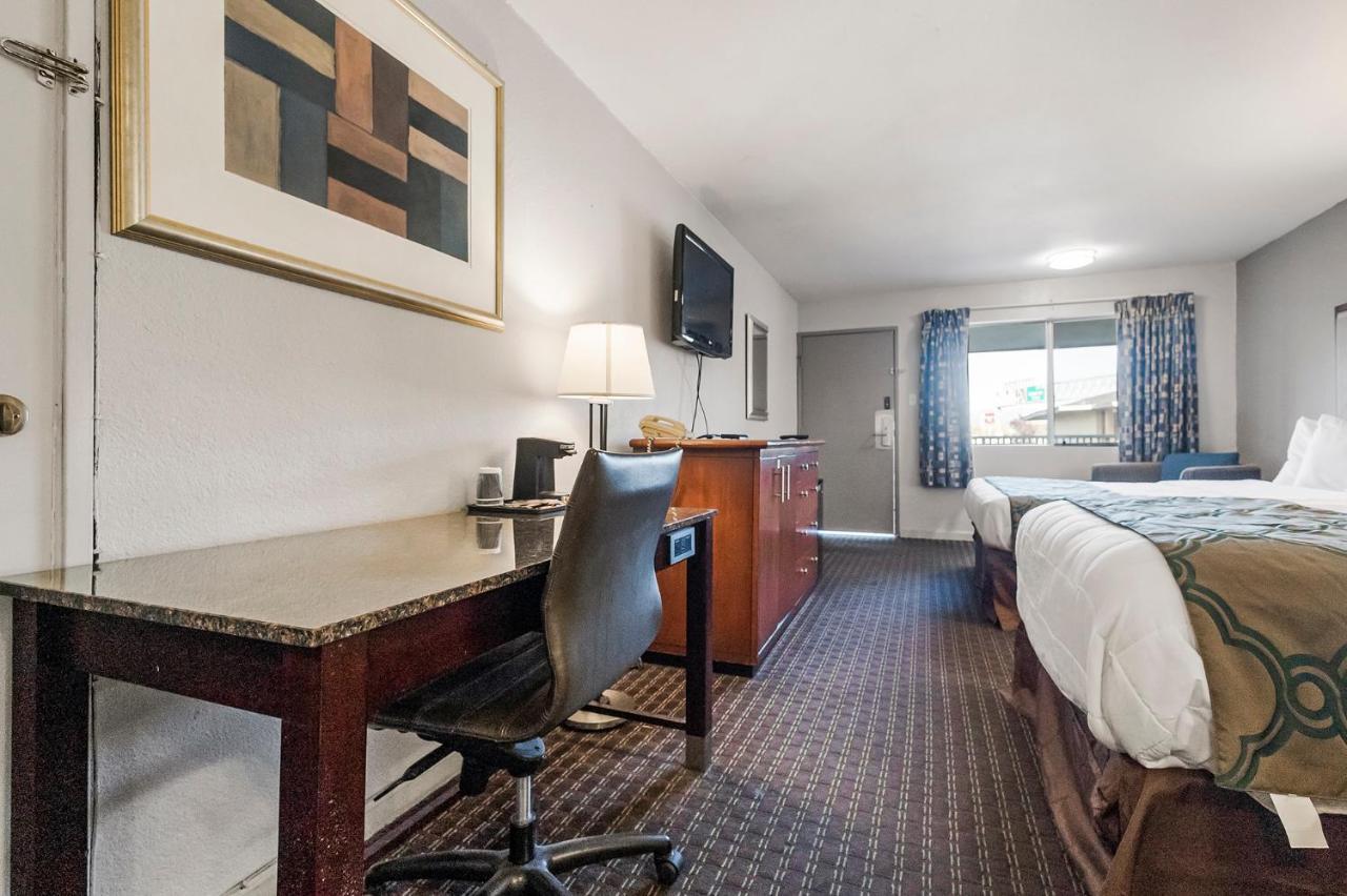 Heritage Inn Express הייווארד מראה חיצוני תמונה