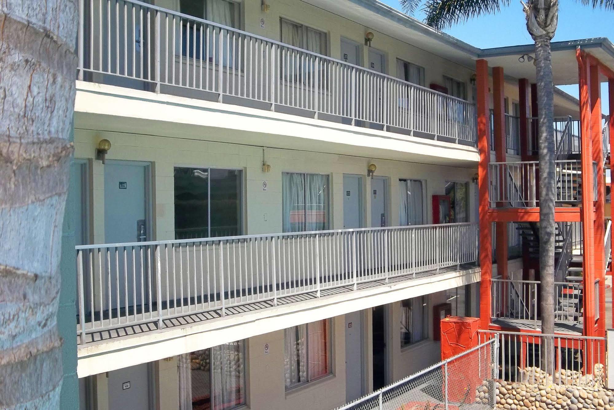 Heritage Inn Express הייווארד מראה חיצוני תמונה