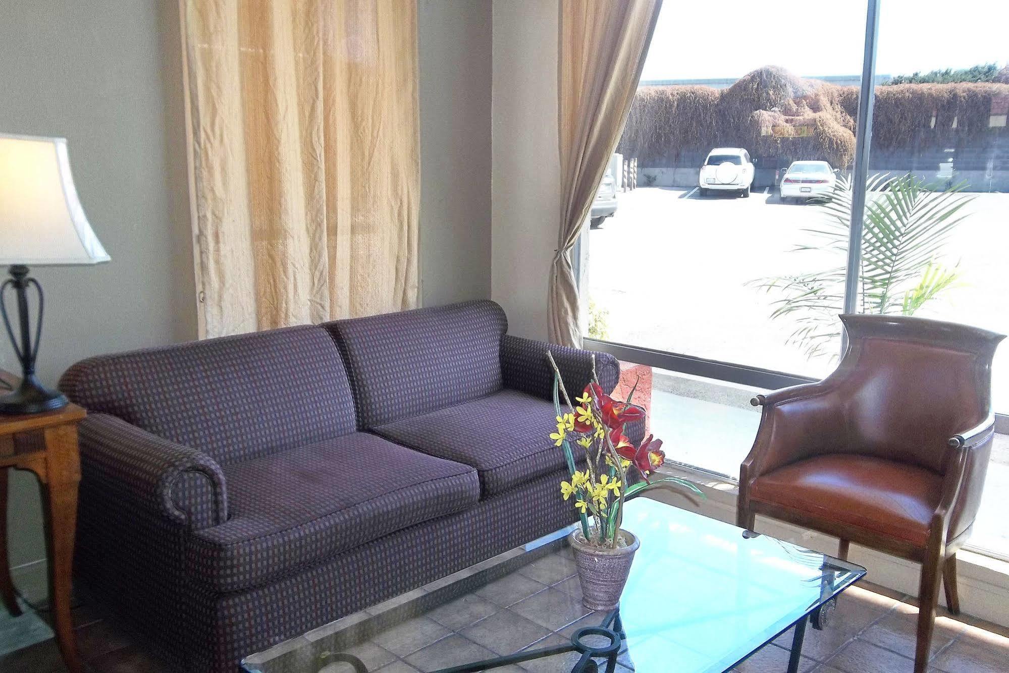 Heritage Inn Express הייווארד מראה חיצוני תמונה