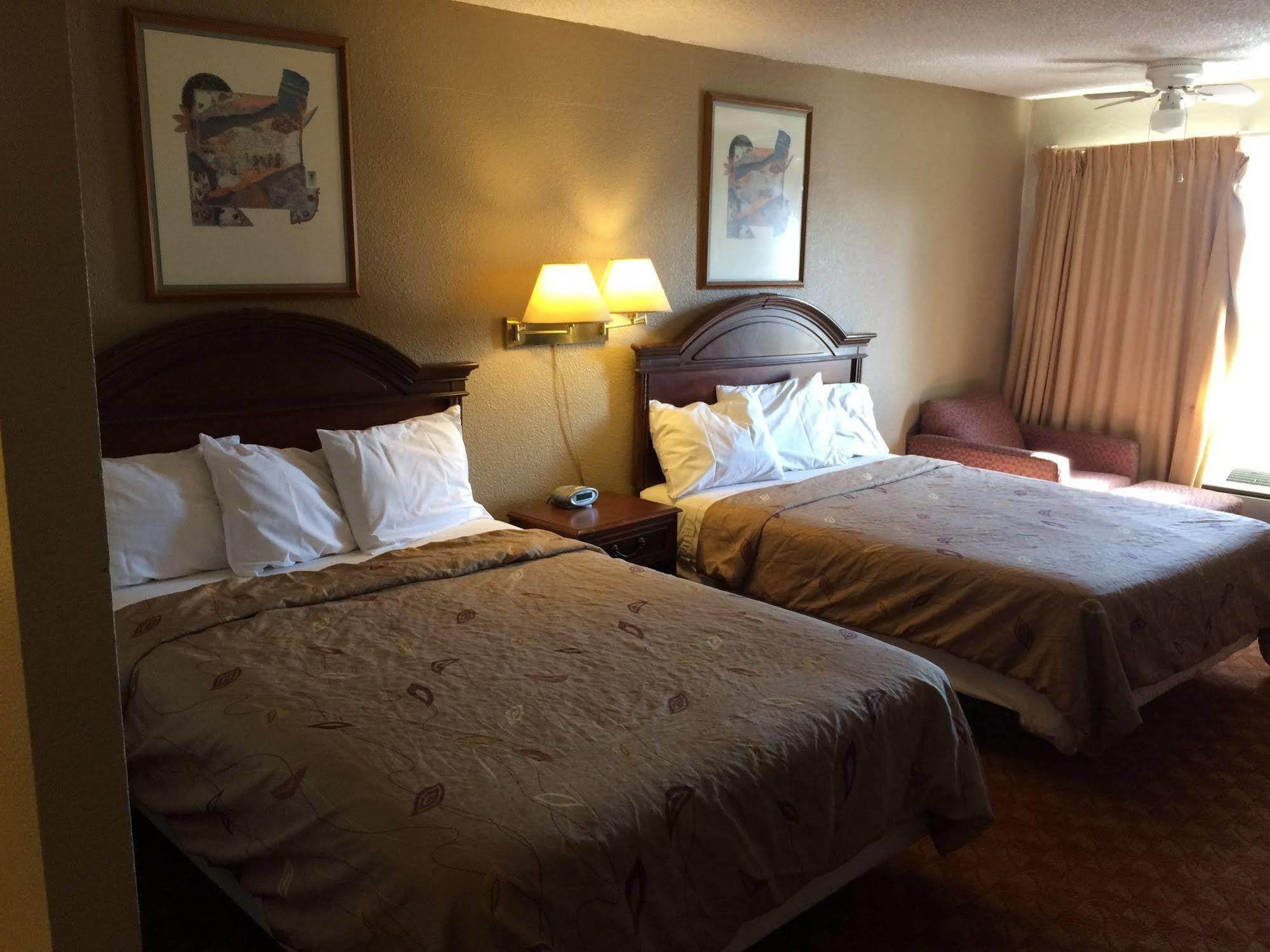 Heritage Inn Express הייווארד מראה חיצוני תמונה