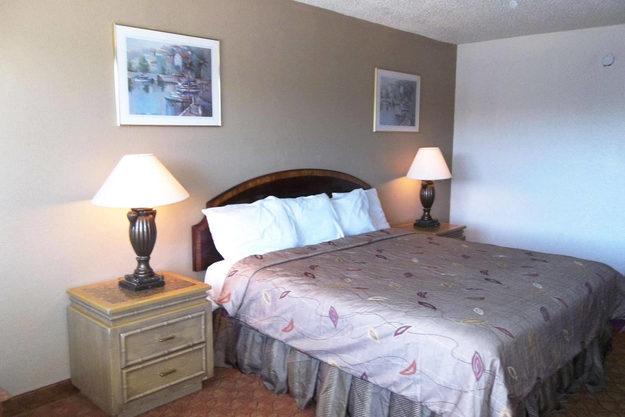 Heritage Inn Express הייווארד מראה חיצוני תמונה